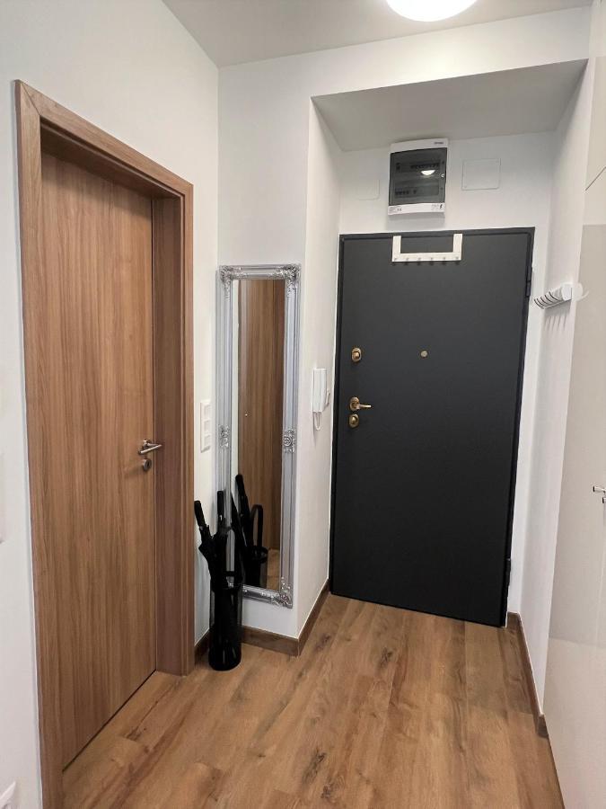 Luxe Central Studio With Pool, Parking & Ac Будапеща Екстериор снимка