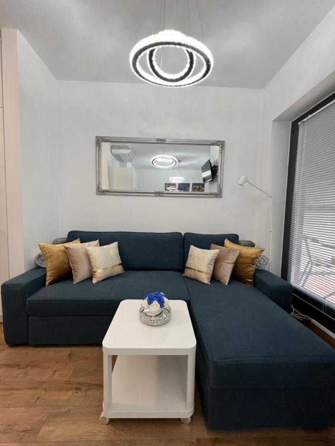 Luxe Central Studio With Pool, Parking & Ac Будапеща Екстериор снимка