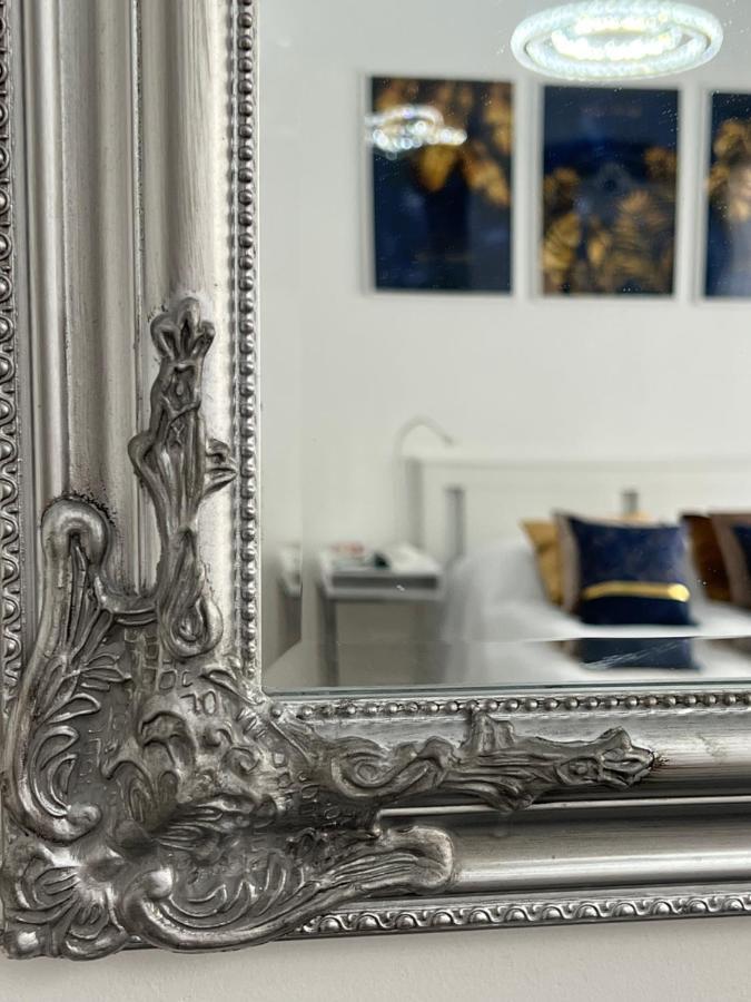 Luxe Central Studio With Pool, Parking & Ac Будапеща Екстериор снимка