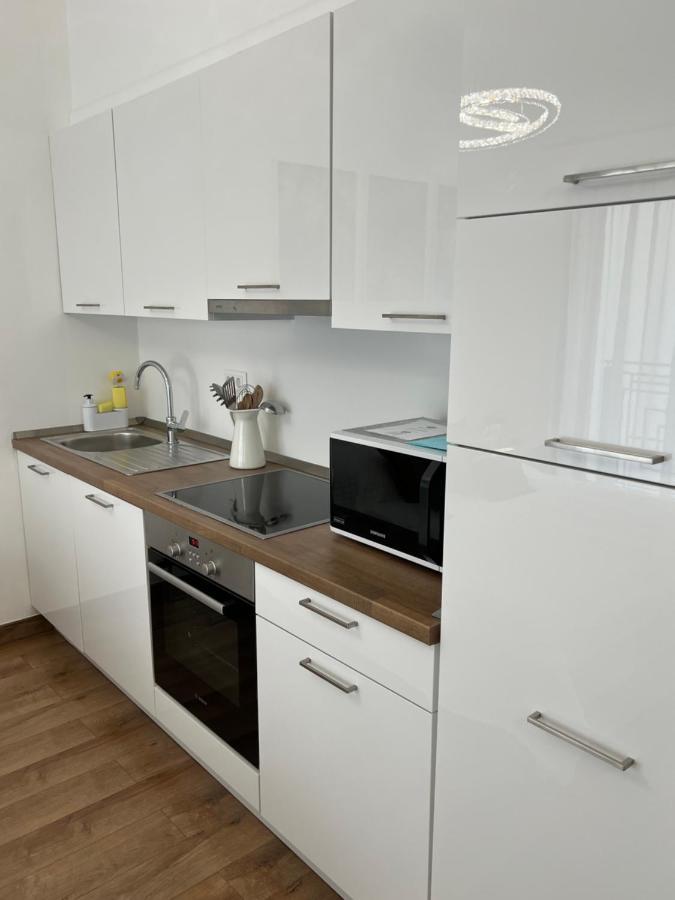 Luxe Central Studio With Pool, Parking & Ac Будапеща Екстериор снимка