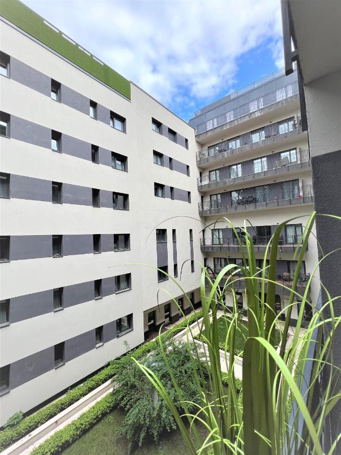 Luxe Central Studio With Pool, Parking & Ac Будапеща Екстериор снимка