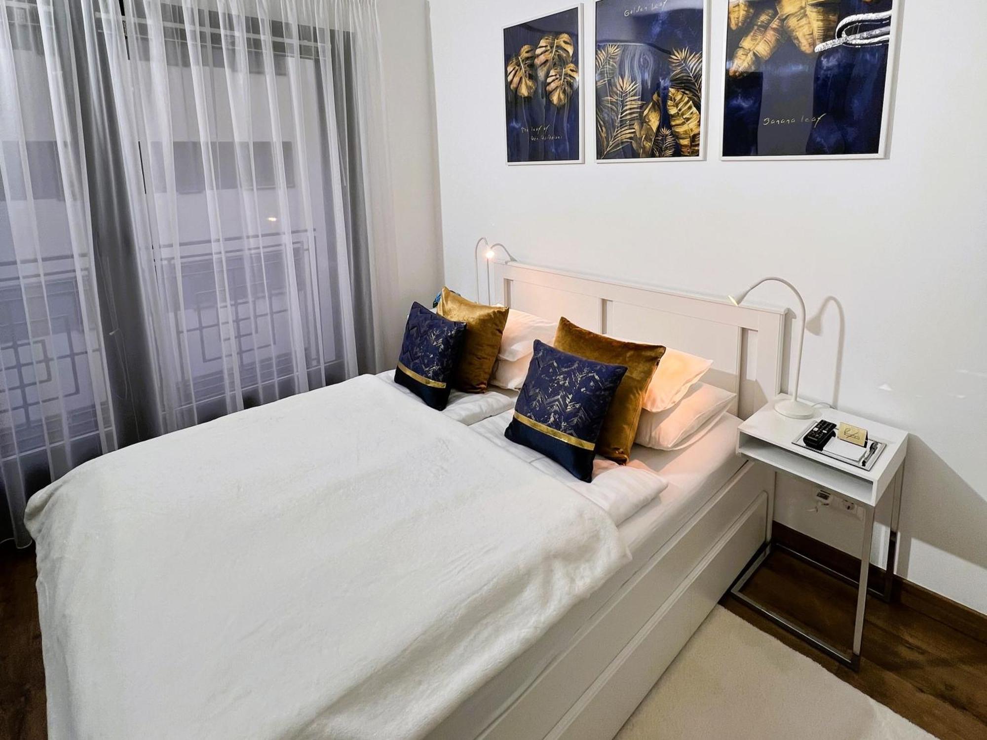 Luxe Central Studio With Pool, Parking & Ac Будапеща Екстериор снимка