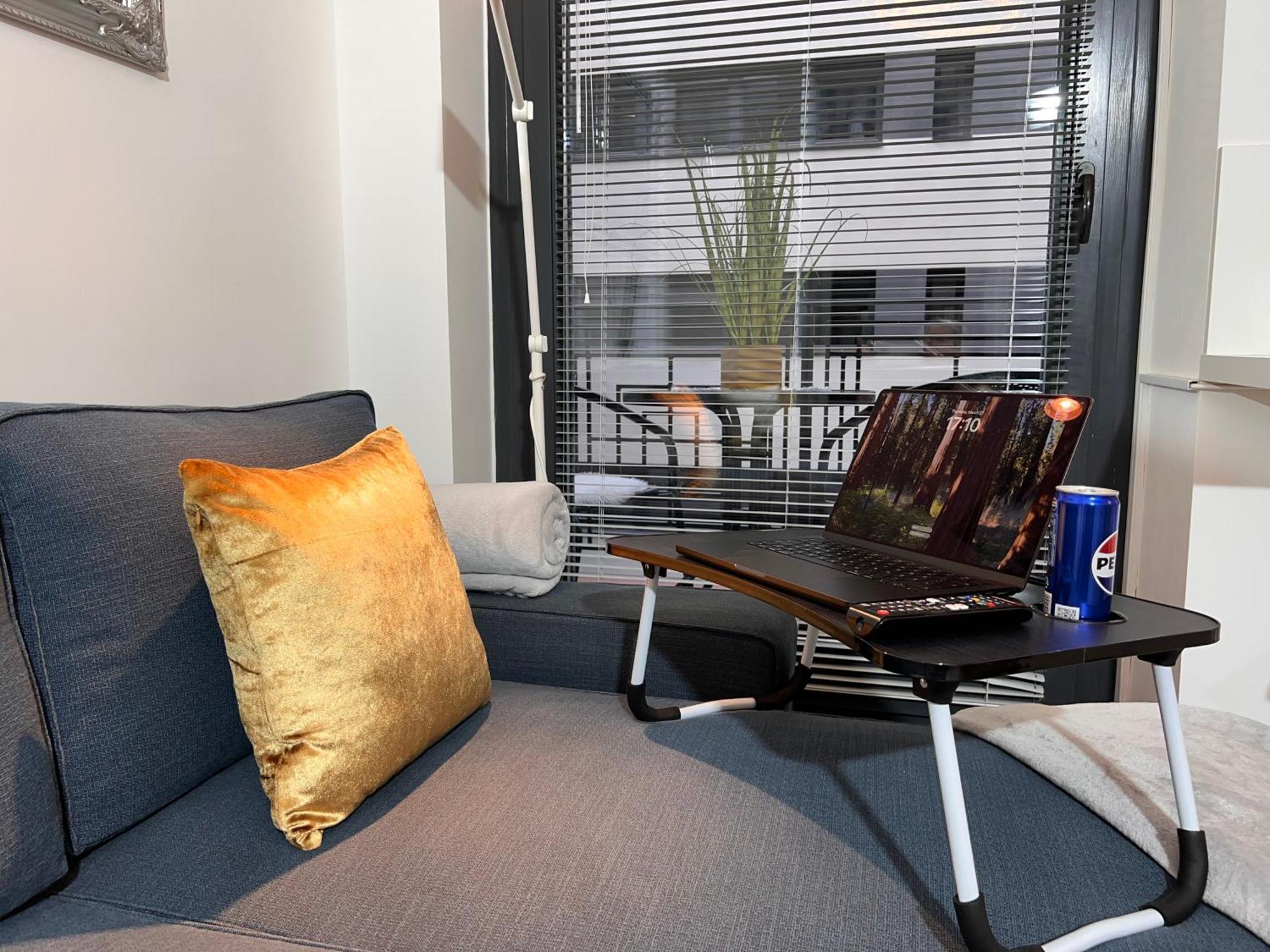 Luxe Central Studio With Pool, Parking & Ac Будапеща Екстериор снимка