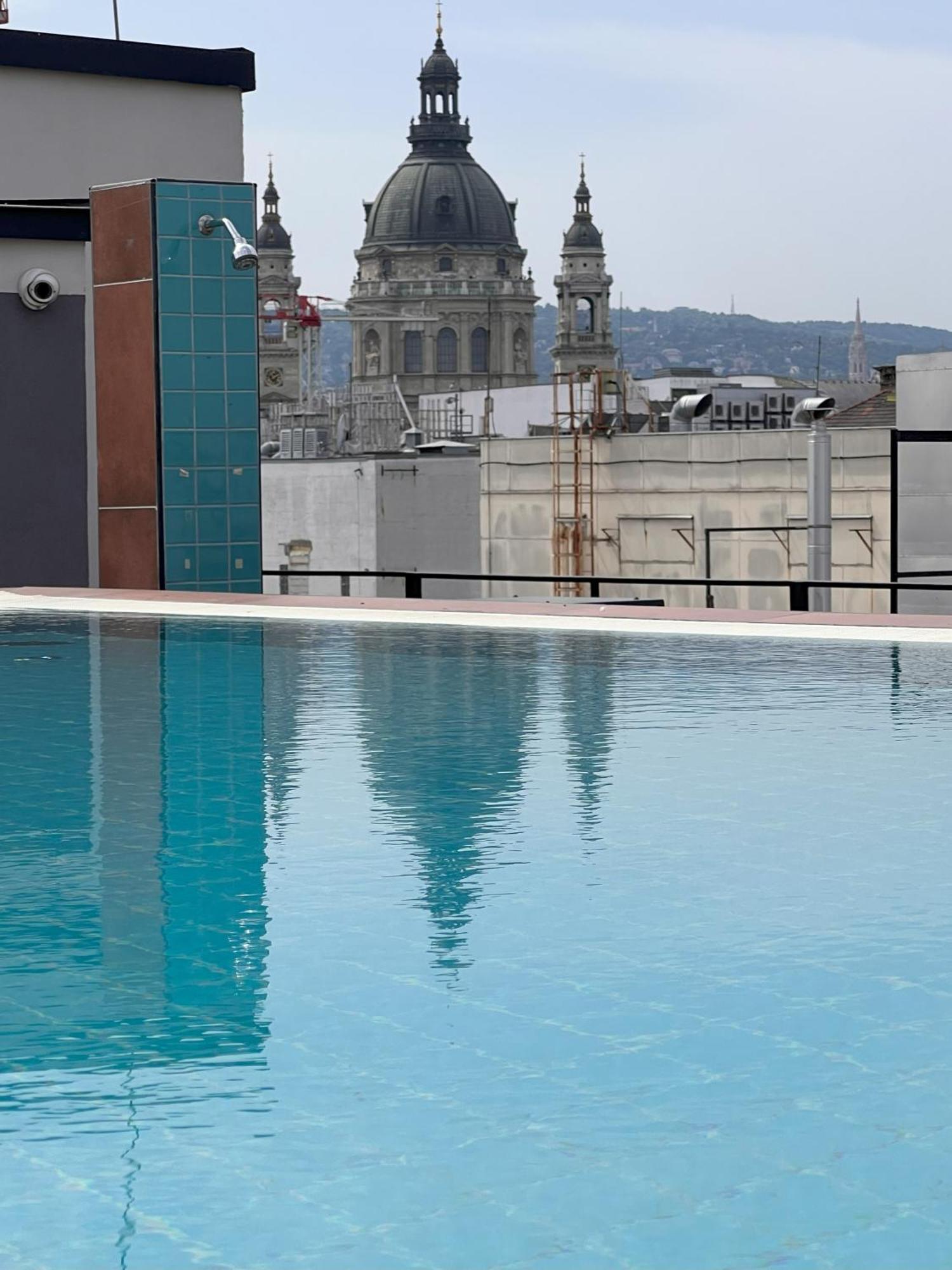 Luxe Central Studio With Pool, Parking & Ac Будапеща Екстериор снимка