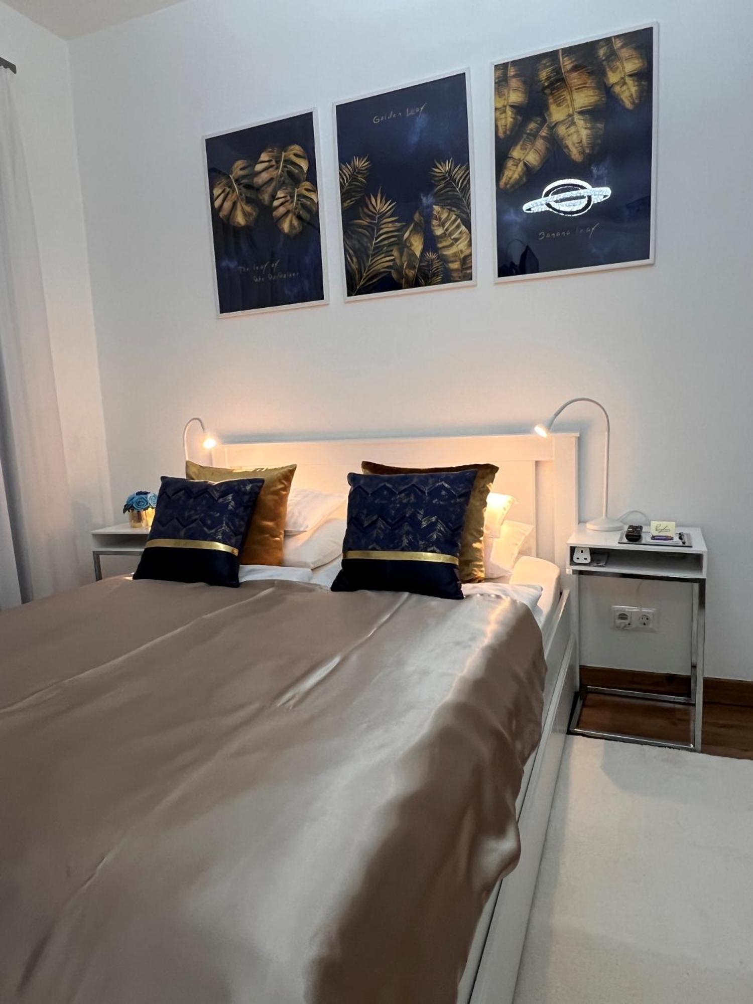 Luxe Central Studio With Pool, Parking & Ac Будапеща Екстериор снимка